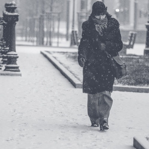 男人把鸡巴插女人屁股里视频
